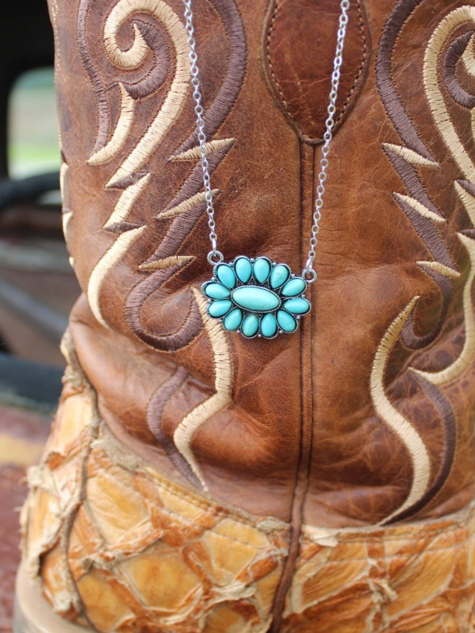 Western Flower Necklace