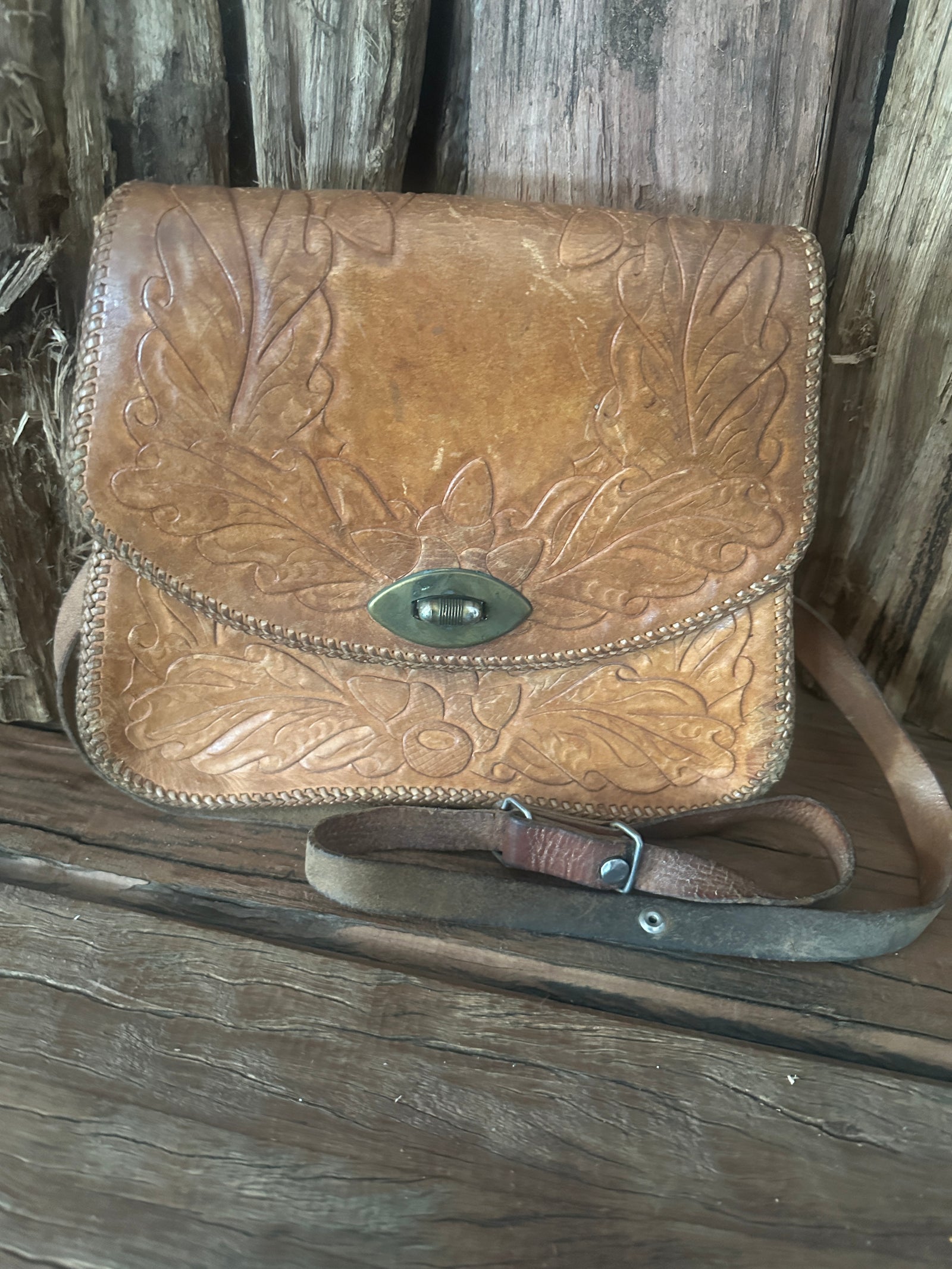 Vintage Hand‑Tooled Floral Leather Shoulder Bag