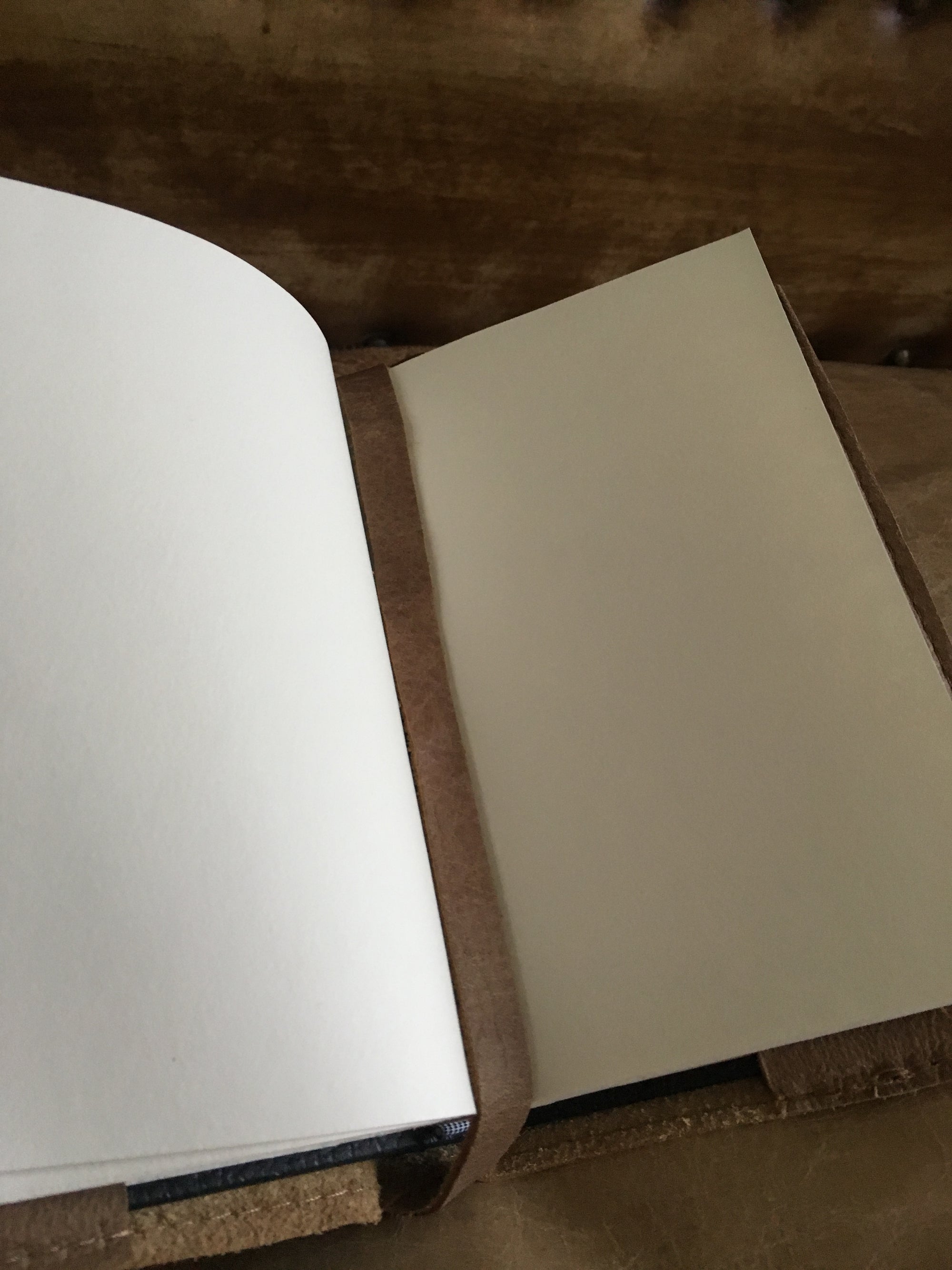 Leather Journal Three Feathers - Surf meets Southwest