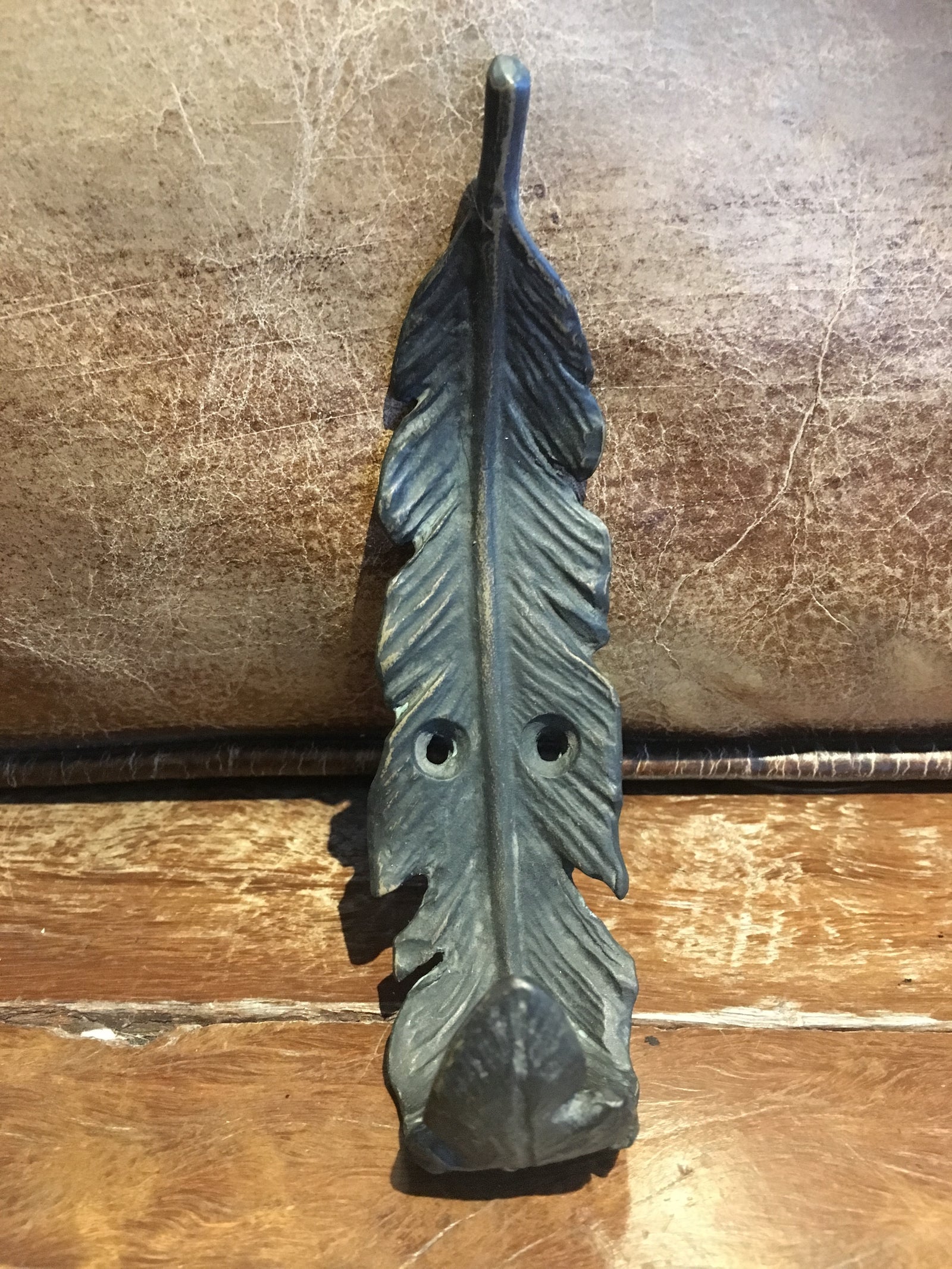 Hook Feather Curl Dark - Surf meets Southwest