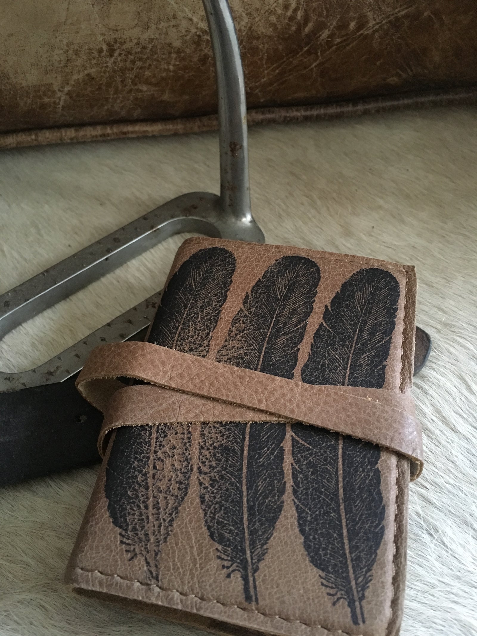 Leather Journal Three Feathers - Surf meets Southwest